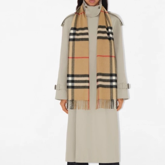 Burberry Check Cashmere Scarf - Picture 2 of 3